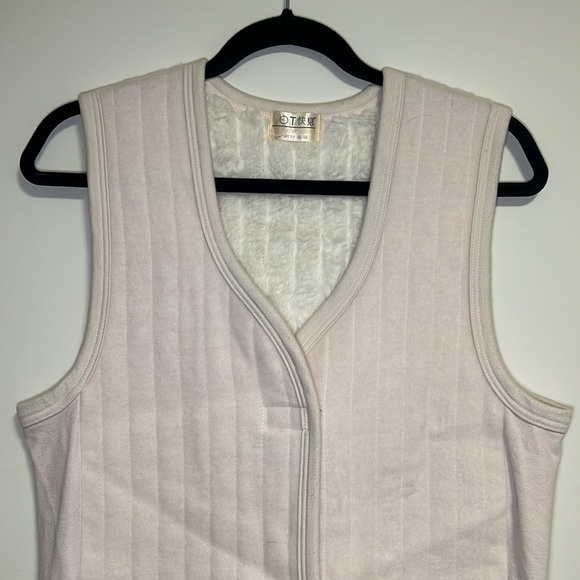 Pink Vest with fluffy inside and velcro closure cotton and fluffy - Picture 8 of 11